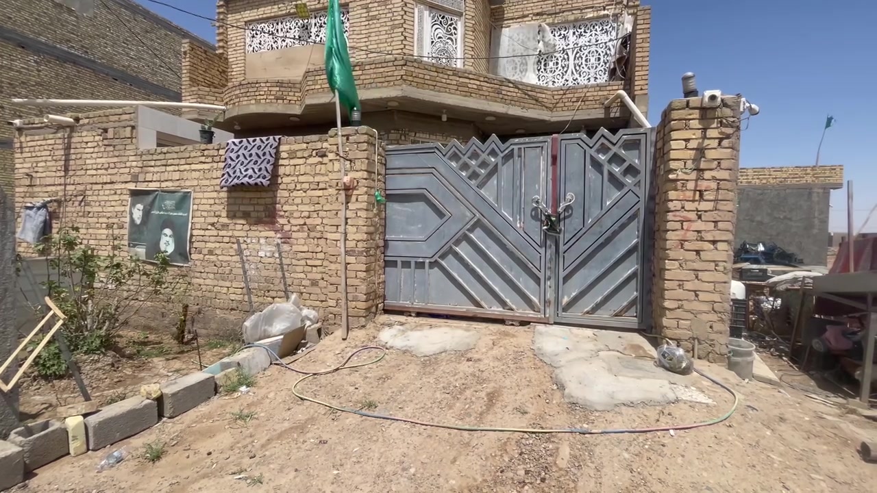 بيت ٢٠٠متر مجاور ركن طابقين نهاوند ب١٠الالف نهايه شارع البطاقه الوطنيه ع ساديدين وساحه 
طابق الأول غرفتين وصاله وصحيات واستقبال ومطبخ حار وبارد 
طابق ثاني غرفتين وصحيات فقط 
الاستفسار ***********
