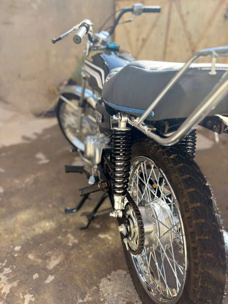 سلام عليكم دراجه نامة شلامجة كلة اصلي ومختم ثاني تبديلة دهن اوراق ***********
