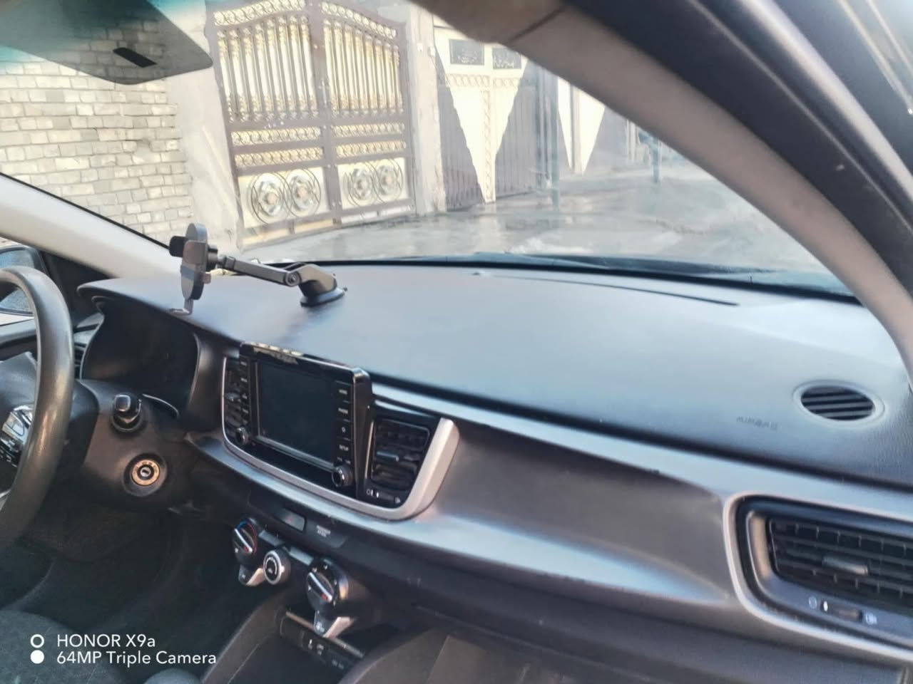 سلام عليكم 
كيا ريو موديل 19وارد امريكي السعر90ورقه بيه مجال بسيط بغداد البلديات/***********
