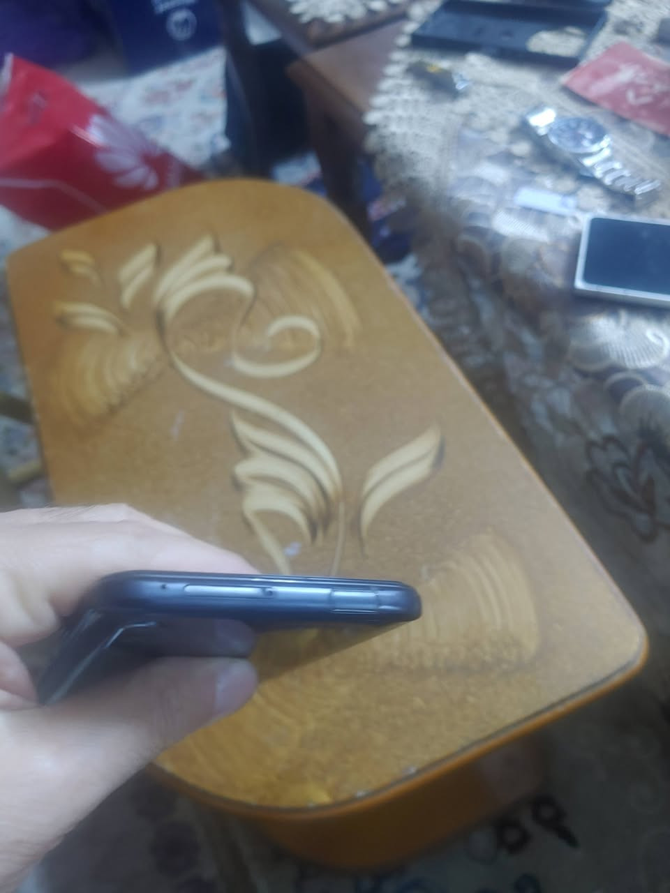 هونور 9 اكس برو ذاكرة 256 شريحتين نظيف جدا بس اكو فطر بسيط باعلى الظهر موضح بالصور بدون ملحقات وياه كفر  السعر 120 الف قفل
للتواصل 
*********** عادي وواتسب
