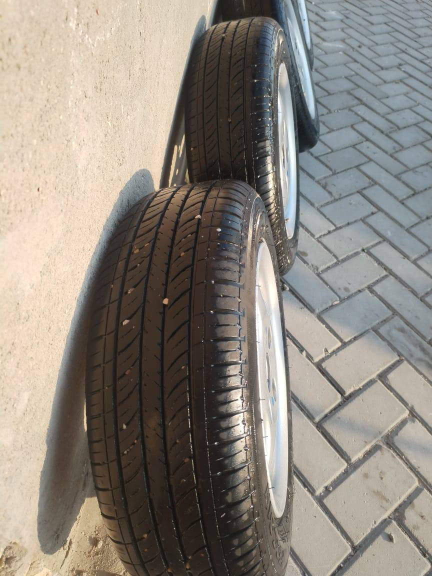 السلام عليكم 
تخم وياله هنه وتايراتهن كاملاات السعر 150تايرات نضاف المكان بغداد 
الاتصال‎***********‎
