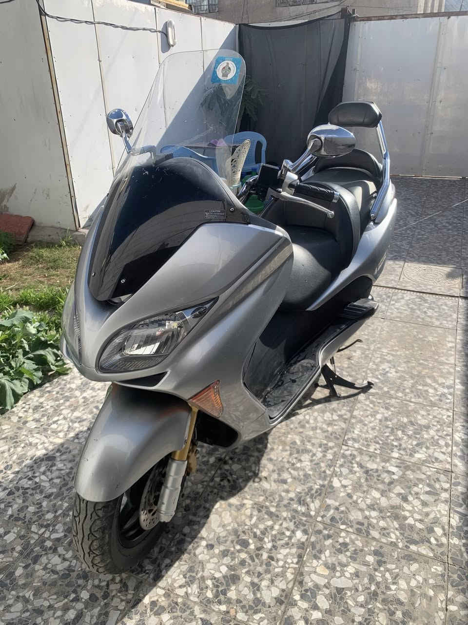 السلام عليكم
فورزا 0.9 كير 7 نمر  4 انضمة قيادة + spot 

رقم دولي سنوية باسمي وهزة جديدة تحويل ثاني يوم

شرط الشاصي اصولي مملعوب بيها مرقمة اصل

ماشية 34 حقيقي 

العنوان بغداد الاسكان 

السعر 21$ بيها مجال

الاتصال ***********
