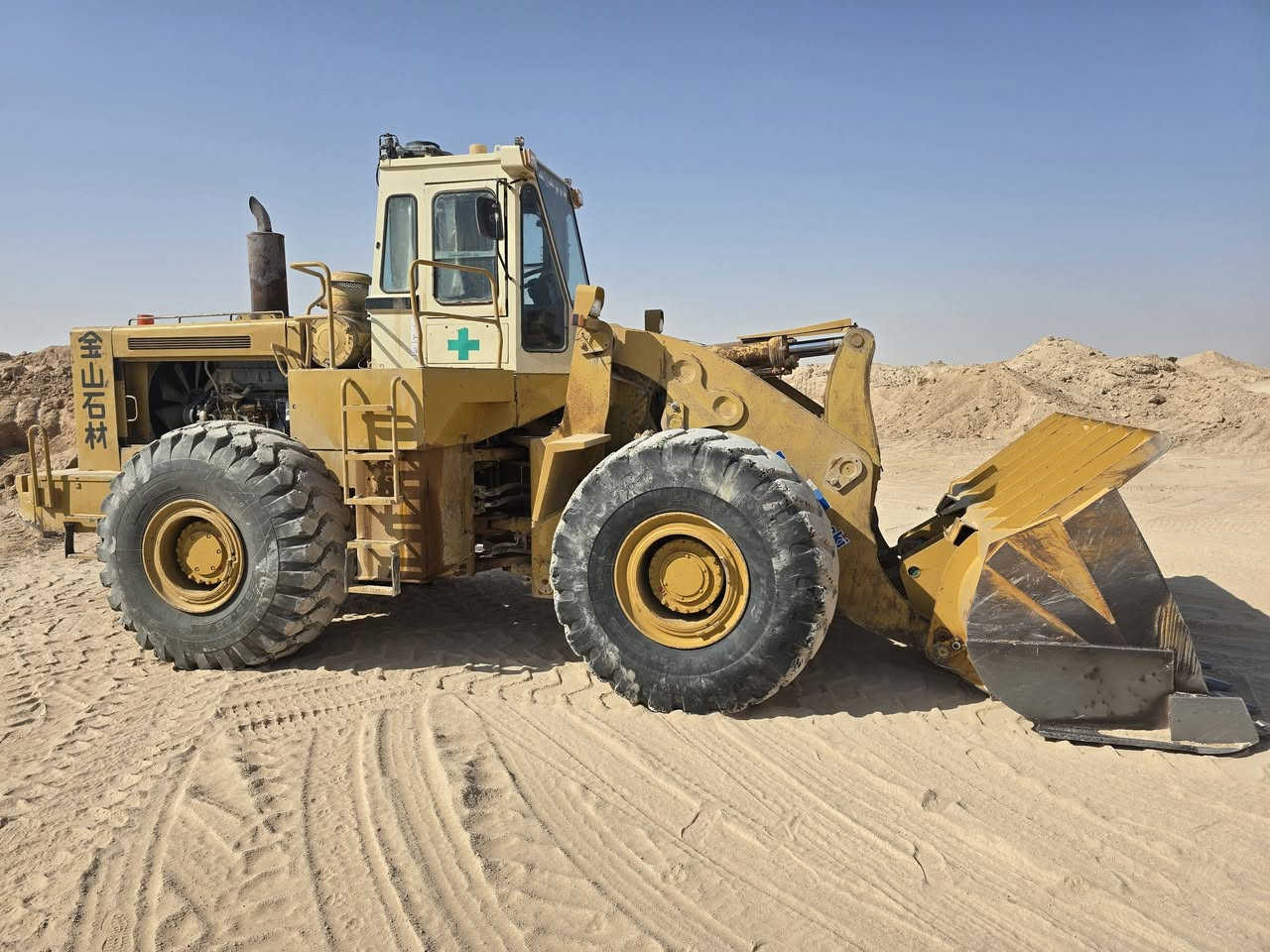 شفل للبيع حجم 95 موديل ٨٩ محرك ستندر جديد كير مامفتوح اكسنات مامفتوحه حداديه بمات جدد السعر  275 مكانه بالنجف الاتصال ***********
