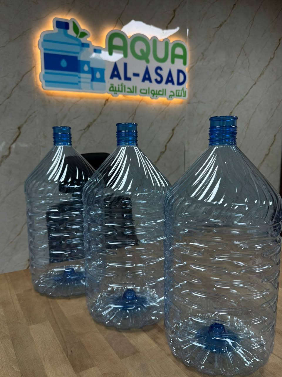 تتوفر دبات حجم 18 لتر وزن 300 بالكميات والاعداد المطلوبه للاستفسار
واتس اب 
***********
