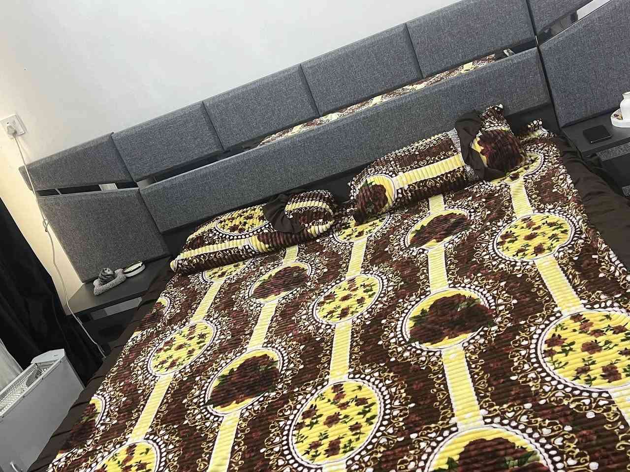 غرفه نوم تركيه خشبmdf  5 قطع وكنتور 6 ابواب نضافه 100‎%‎ مصارلهه شهر ورجاءا لحد يكسر بسعرهه لان توازيت وراح ابيعهه👍🩷


**إذا كنت صاحب هذا الإعلان وتريد حذفه لأي سبب، رجاءا أرسل رسالة إلى الدعم الفني**