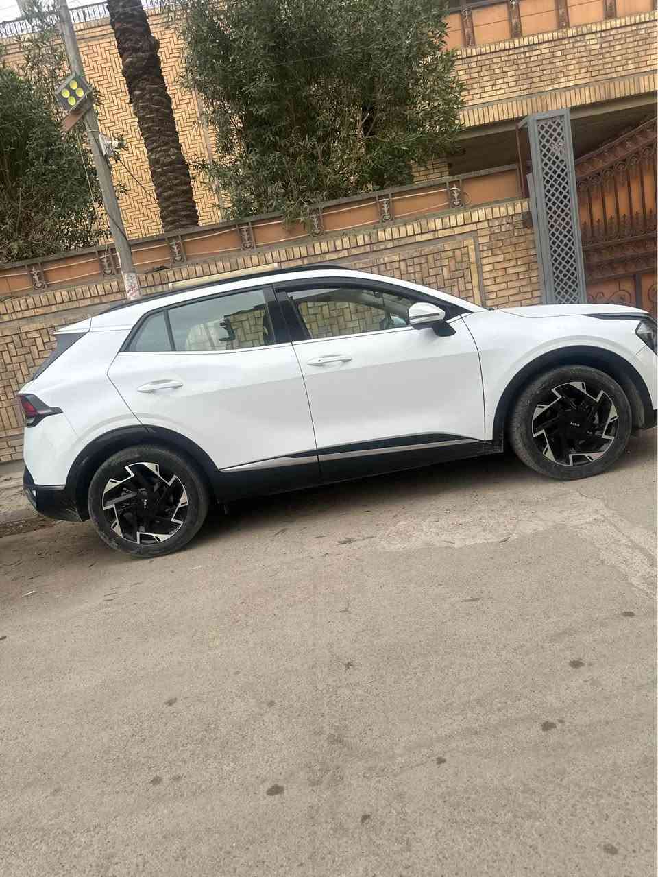 سلام وعليكم 
سبورتج موديل 2023 فول ١/١ مكفوله سياره من كير ومحرك
اربع اصابع بس بل جاملغ الامامي سياره خليجي سعر 235 
رقم *********** بغداد, العراق
