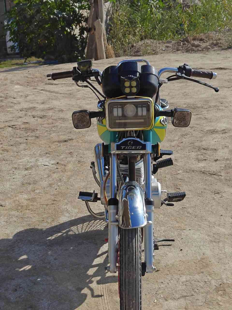 دراجه البيع موديل 24 وذا عندك دايون   كلك راوس بيه


**إذا كنت صاحب هذا الإعلان وتريد حذفه لأي سبب، رجاءا أرسل رسالة إلى الدعم الفني**