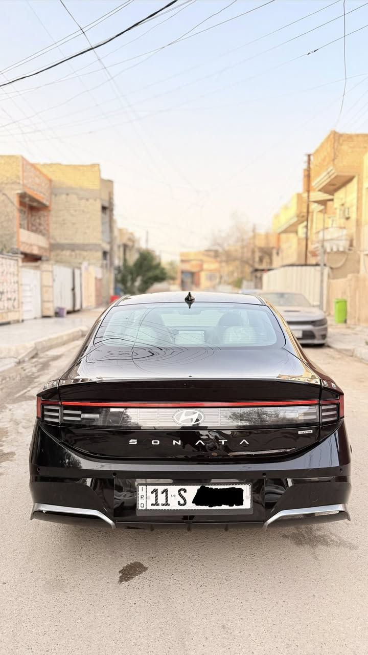 السلام عليكم  ((سعر 187))سوناتا هايبرد كلين تايتل فقط قبق جنطه مفتوح وجت وياها غراضها وشديتهن مكفوله موديل 2025 السياره جديده ماشيه 13  ميل زيرو يعني 
موصفاته sel مكينه الفين كير تعليك رادار امامي رادار خلفي  جانبي  نقطه عمياء تحكم ستيرن جهتين شاشه متصله شاحنه واير ليس مثبت سرعه مانع انزلاق تحديد مسار سياقه ذاتيه اناره ترحيب كشنات تدفئه كشنات كهرباء وبعد بيه موصفات مكان السيارة بغداد رقمي ***********

