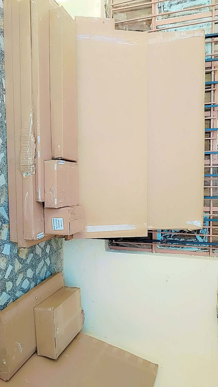 سلام عليكم غرفه نوم تركيه للبيع 10 قطع بعدهي بلكارتونه سعرهه 900 بيه مجال نجف حي النصر ***********
