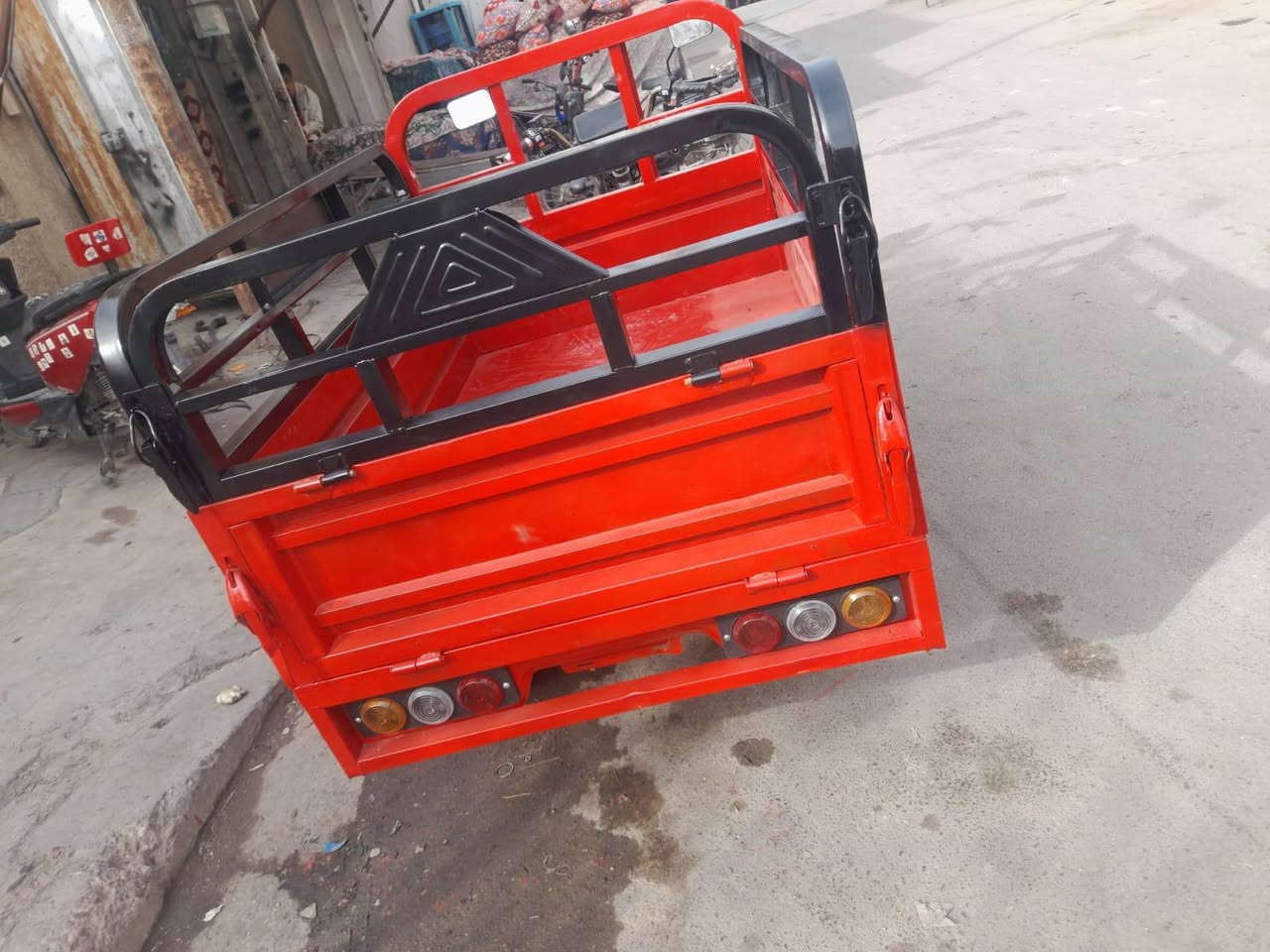 السلام عليكم اقرا المنشور زين اني مكلف بالنشر ستوته شحن للبيع موديل 22 باتريات صارن شهرين شاديهن وباقي التفاصيل بالفيديو للبيع السعر 750 وبيها مجال بسيط المكان بغداد الدوره شارع 60 للاستفسار واتساب***********
