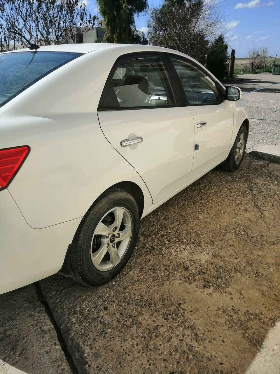 للبيع كيا سيراتو 2013
سنويه 2027 شهر الرابع

بيها كابون ورقي

مرايات شفط واشاره 

تحكم ستيرن وشفتات 

محرك ١٦شرط لا تبخير لا تنقيص 

كير ٦نمره شرط 

تايرات  فوك النص

اربع دسكات

الارضيات جلد وكشن جلد

حادثها شبر عند جاملغ الخلفي

ماشية205وقابل للزياده

السيارة ع وضع الشركه

ولكن بيها اشويه الطخم تعبان

#السعر112 وبيها اشويه مجال

للاستفسار***********

كورك : ***********

العنوان الموصل ناحية المحلبية
