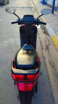 موتور شحن • بطاريات نضيفات • رمادي