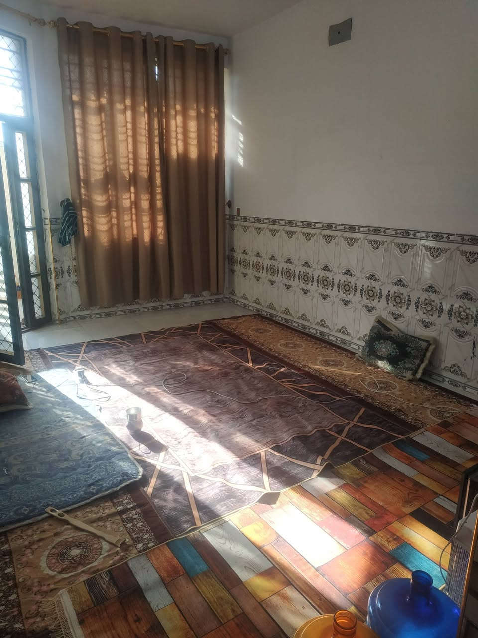 السلام عليكم لدار للبيع لمساحه ١٠٠ متر بناء جديد للاستفسار الاتصال على الرقم التالي*********** العنوان لدار بل فرع ستار لدليمي
