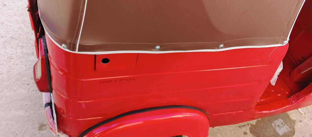 سلام عليكم تكتك 18 شهر 10 جاده هههه مصبوغ عام جماليه تكتك جهزه كبل الشارع ما ذب عليه ربع رقم سنويه تحويل 2 يوم بسمك لا تنقيص ول تبخير مكينه مال 20 خرسه تكتك خير من الله السعر 4900 وبه مجال حك جيه المكان حي طارق الوصط وهذه رقمي ***********
