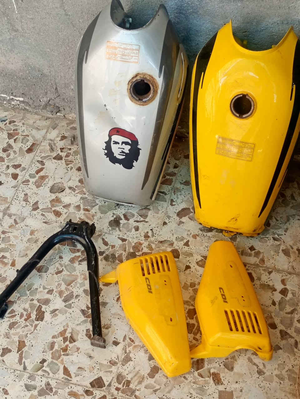 للبيع كلهن تانكيات 2
صلنصات 2 وستان نص


**إذا كنت صاحب هذا الإعلان وتريد حذفه لأي سبب، رجاءا أرسل رسالة إلى الدعم الفني**