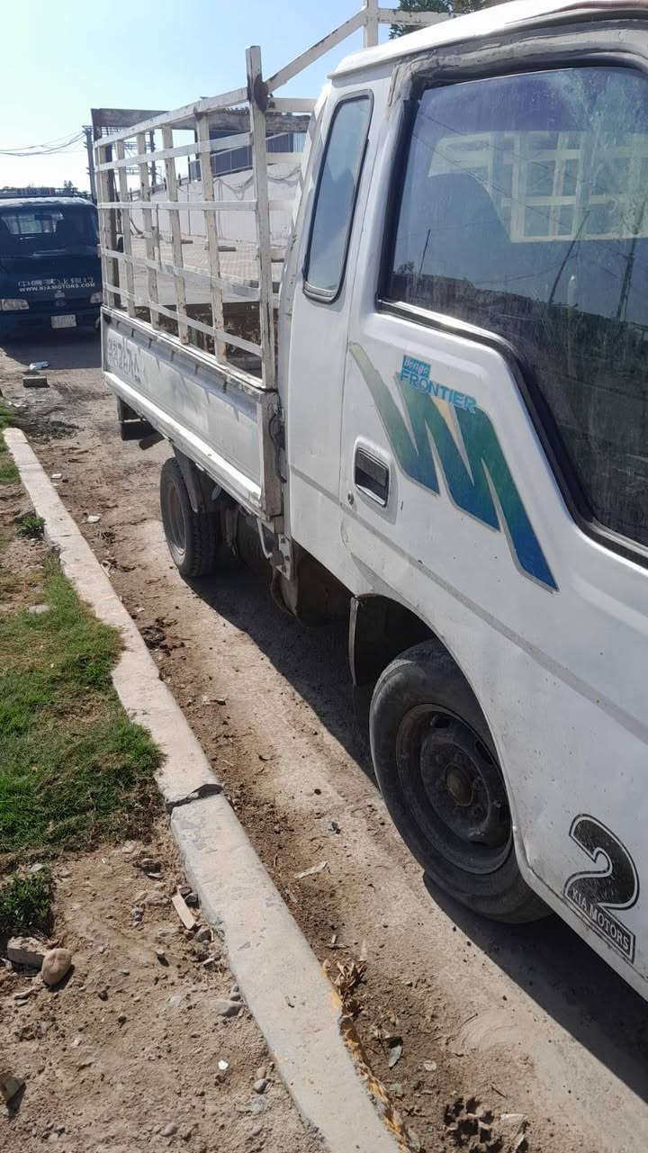 السلام عليكم كيا فونتيرا موديل 97 سياره مكفوله من كير ومكينه واكسن وشاصي رقمه واضح سياره لا ضربه ولا صبغ بلاديه كهربائياتها كلها شغاله رقم بغداد تحويل مباشر والسعر 44 ***********
