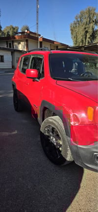 جيب رنكيد لاتتيود ٢٠١٧ اللون احمر المسافة المقطوعة ١٤٠ الف ميل  فور وي...