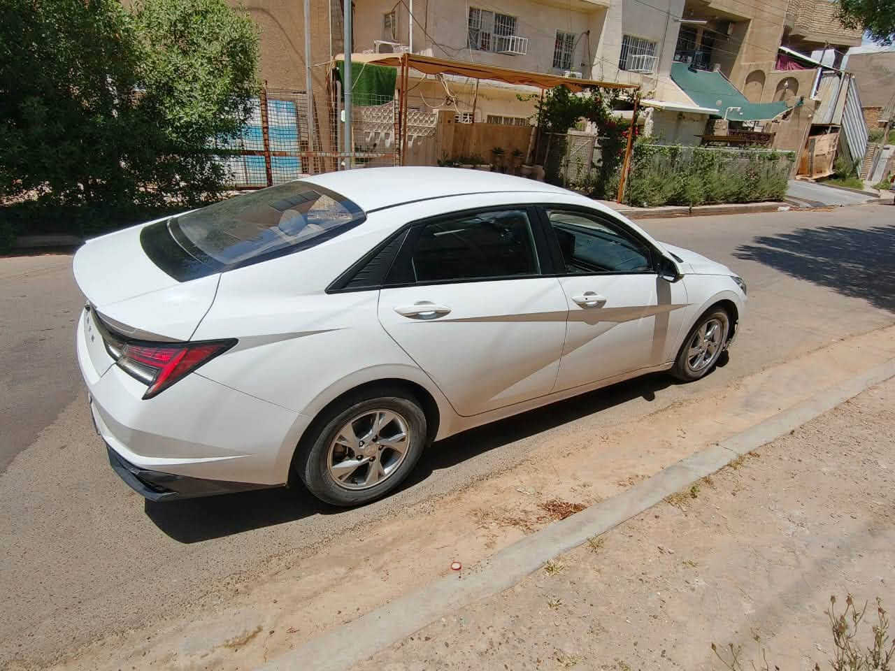 افانتي النترا 2021 ماشية 130 km  

السعر ١٠٥ وبيها مجال للشراي 

معوقين باقيلها سنه ونص تصير حره وكاله اسوي وأتعهد بالتحويل

سيارة وارد كوري بيها صبغ 5 قطع صبغ طخطخات بسيطه

 بدون دواخل   سيارة مواصفات بصمه و  تحديد مسار رادار امامي 

تبريد قطعتين سياره فول مواصفات  عدا الفتحه

وجاهزه وخير من الله كير مبدله هسه at المرغوب. 

مكانها اليوسفيه ناحية الرشيد ومحرك ١٦٠٠

للاستفسار ***********
