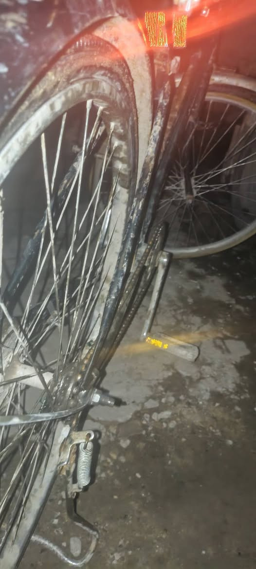 اسلام عليكم 
بايسكل للبيع
بس نقص
سيبايه طاكه 
برغي جاملق امامي\
السعر 50 
وبي مجال حك جيه 
عنوان بقداد دوره
الهواشه 
الرقم*********** متواجد واتساب
