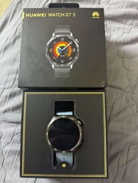 ساعة هواوي GT5  نضافة 100‎%‎  استخدام قليل  سعرها 200 مكاني بغداد 0771...