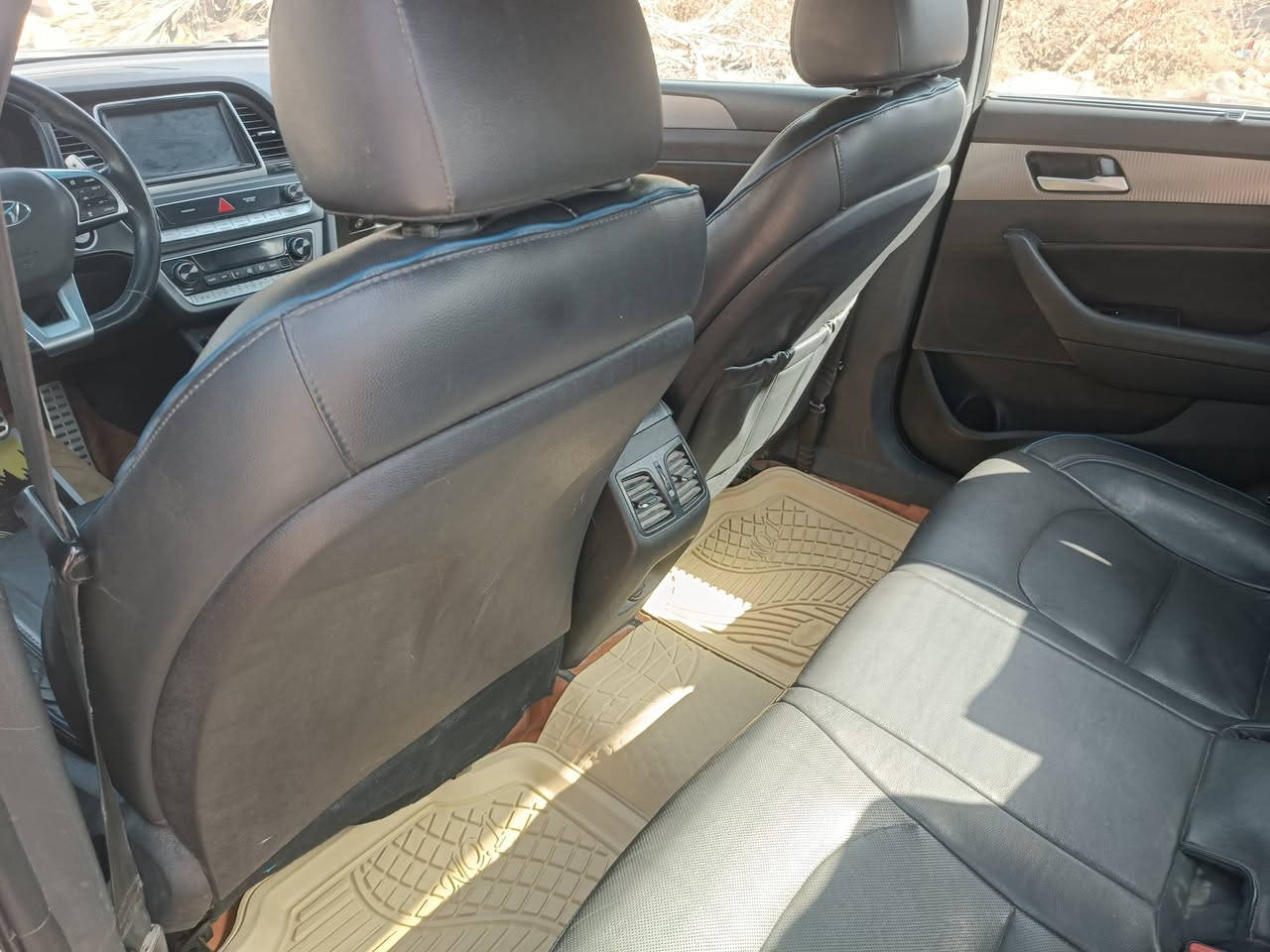 سوناتا ١٩ رقم قادسيه للبيع او مراوس
فول مواصفات

وارد امريكي فقط بنيد 

ليبل واحد 

كشنات تدفئه تبريد

تحكم جهتين

تبريد قطعتين

شفتات

مكاني الديوانية

السعر ١٤٢ بيه مجال
***********
