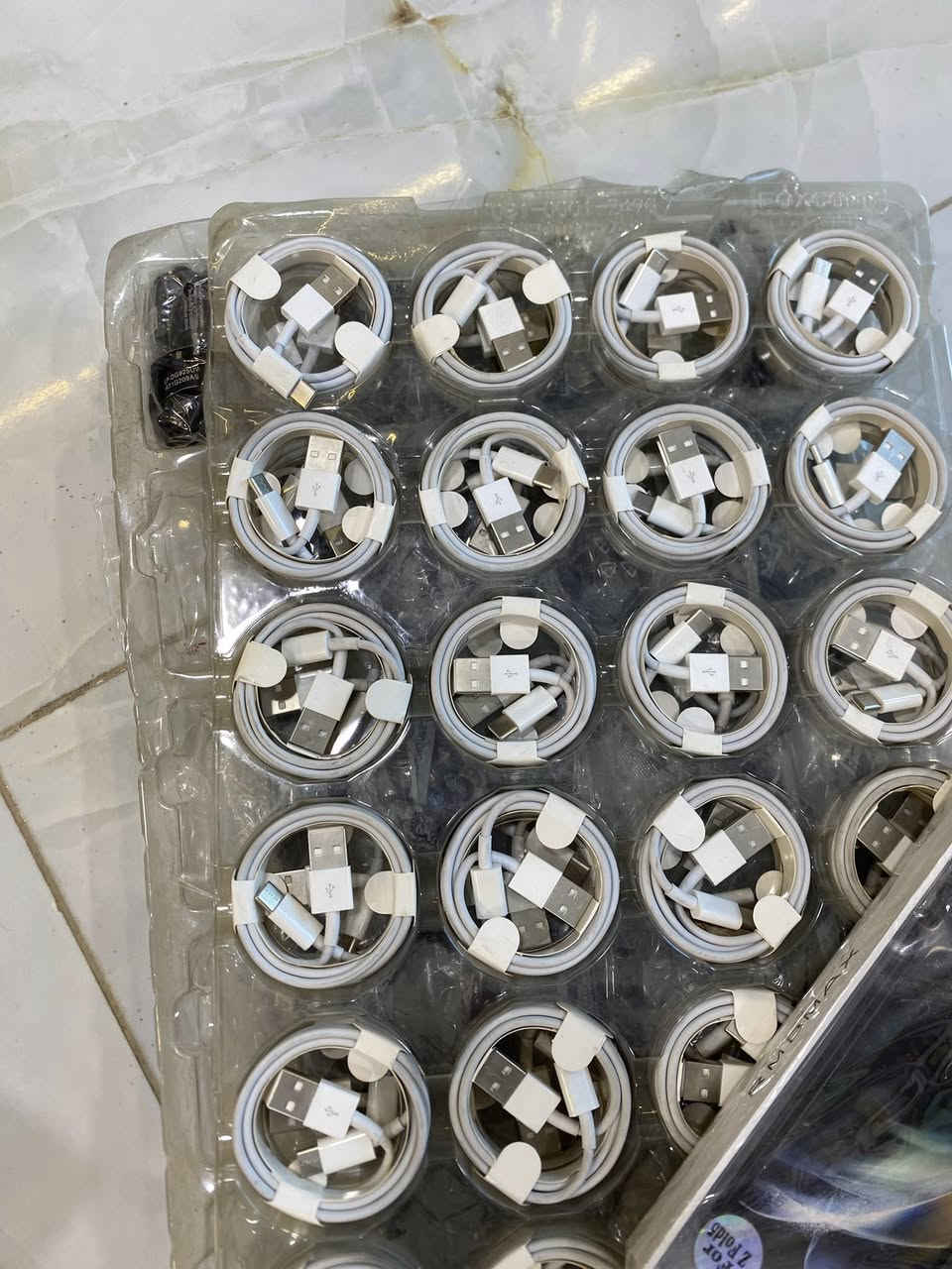 غراض تعزيله للبيع شلعه اكثر من 625 قطعة  تعال خاص 
للتواصل ***********
