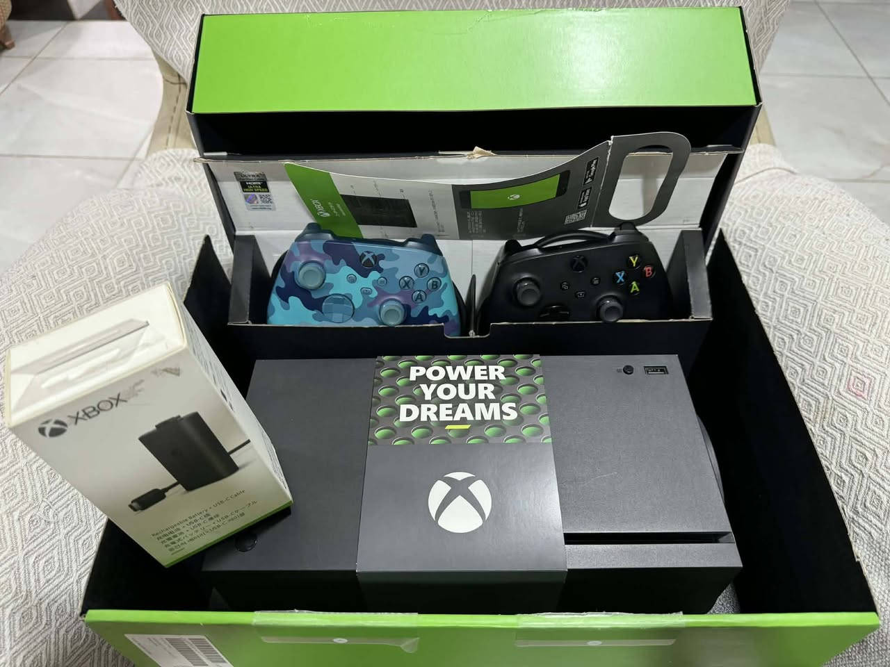 للبيع Xbox Series X
اكس بوكس سيريس اكس اسود ذاكرة 1 TB

جهاز اخو الجديد استعمال جدا قليل نظافة ١٠٠٪؜ 

ملحقات  اصلية كاملة  مثل ما موضح بالصور

الاضافات:

جوستك ثاني اصلي 

بطاريات شحن اصلية للجوستكين مثل ما موضح بالصور

العاب بالحساب مشتريهن

GTA 5 

RED DEAD REDEMPTION 2 

FIFA 25

IT Take Two

السعر ٧٢٥ الف 

مكاني بغداد 

***********
