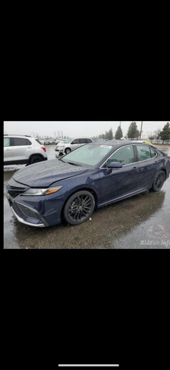 سلام عليكم 
للبيع كامري 22 xse.  
مرقمه بغداد الجديد
حادث سطحي ايرباك برده فقط 
ماشيه51 الف بعدها علا وضع شركه 
المواصفات 
شاشه دجتل 
بصمه 
تشغيل عن بعد 
شاشه كبيره 
تتفئه مقاعد 
كراسي 2 كهرباء 
جلد 
بك لايت ليزري 
اناره دشبول 
وباقي مواصفات ال xse 

السعر 205 وبيها مجال 
للاستفسار ***********
واتساب ***********
