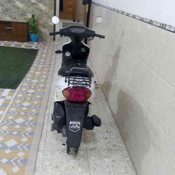 دراجة ماكس ياباني سرعة 90 مكينه بلاديه ما مفتوحة ابد ناعمه شلعه قويه كهرباء كوله شغال نكره سلف هندر اوراق بسمي الدراجة صار 3 اشهر من نازله رنبه على ايدي مكفوله السعر 360 بغداد الشعب رقمي ***********
