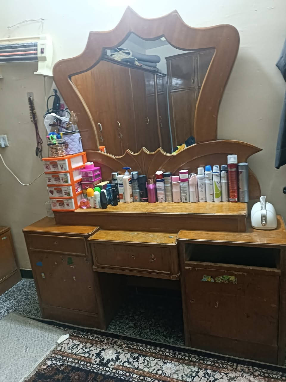 غرفه نوم صاج للبيع في الديوانية السعر 500وبيها مجال الاتصال بالرقم ***********
