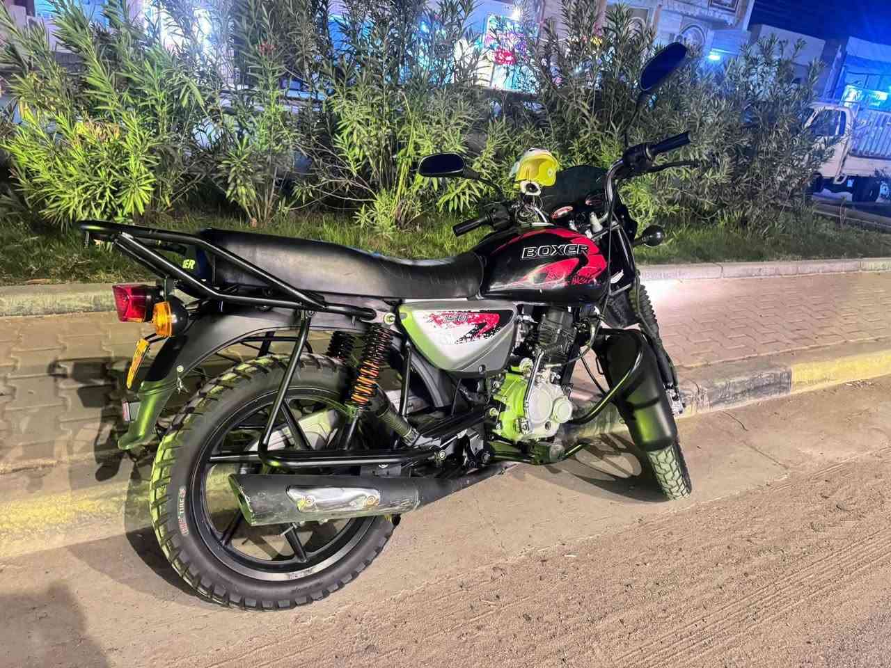 بوكسر 2023
مكفوله من فتح تبخير صوت تفيلس تبخير عام مكفولة
اوراقها كامله الاصلية

*********** 🩵
حي جهاد 
ب1900 
ملاحضه دراجة متروكة صارله تقريبا سنه  بس ع كد بدلتلها دهن اصلي فقط
شراي يتصل
