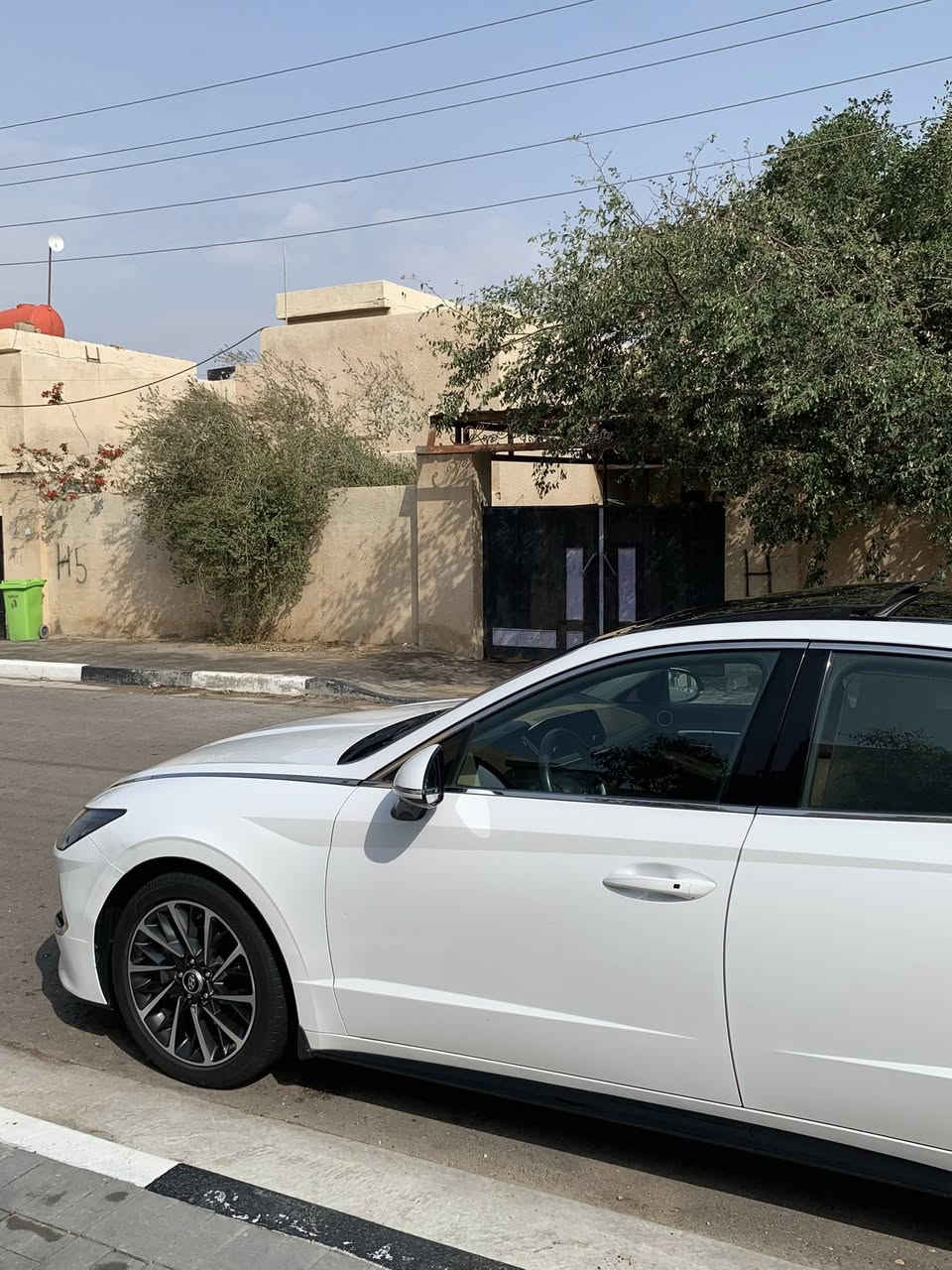 سلام عليكم سوناتا 2023 خليجي اصل ( كتابه عربي ) سياره كفاله ماشيه55  km فول مواصفات بانوراما بردات خلفيه حساس مطر سايد بريك بصمه صندوق ذكي 
ترحيب عند الاقتراب كامرا خلفيه شاحن وايرلس دواخل عسلي تشغيل عن بعد 
شاشه كار بلي شاشه تبريد مري شفط 5انظمه قياده ويل 18مكينه ٢٥٠٠  Mpi حساسات خلفيه واماميه تخم تايرات قبل كم يوم وشرط ياباني اصلي 
ملاحظة 🛑
بيه كارت كد شبر بلبنيد وبارد كد شبر  وشوي بلجاملغ الخلفي اثر شخط  بدون ضربه بدون تعديل
سياره على وضع الشركه ومي الشركه بيها
السياره رقم شمالي دهوك راعيه ب بغداد وسنويه ل 2028

مكاني بصره / 
السعر 200
رقمي ***********
