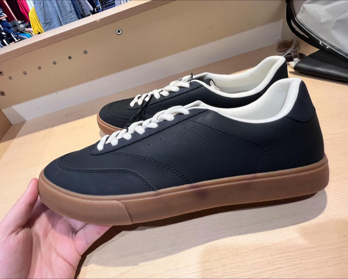 حذاء زارا وكاله قطعه اورجنال قطع اخير اللون نيلي
القياسات من40/42/44/45يوجد توصيل جميع محافظات العراق للطلب او الإستفسار***********
