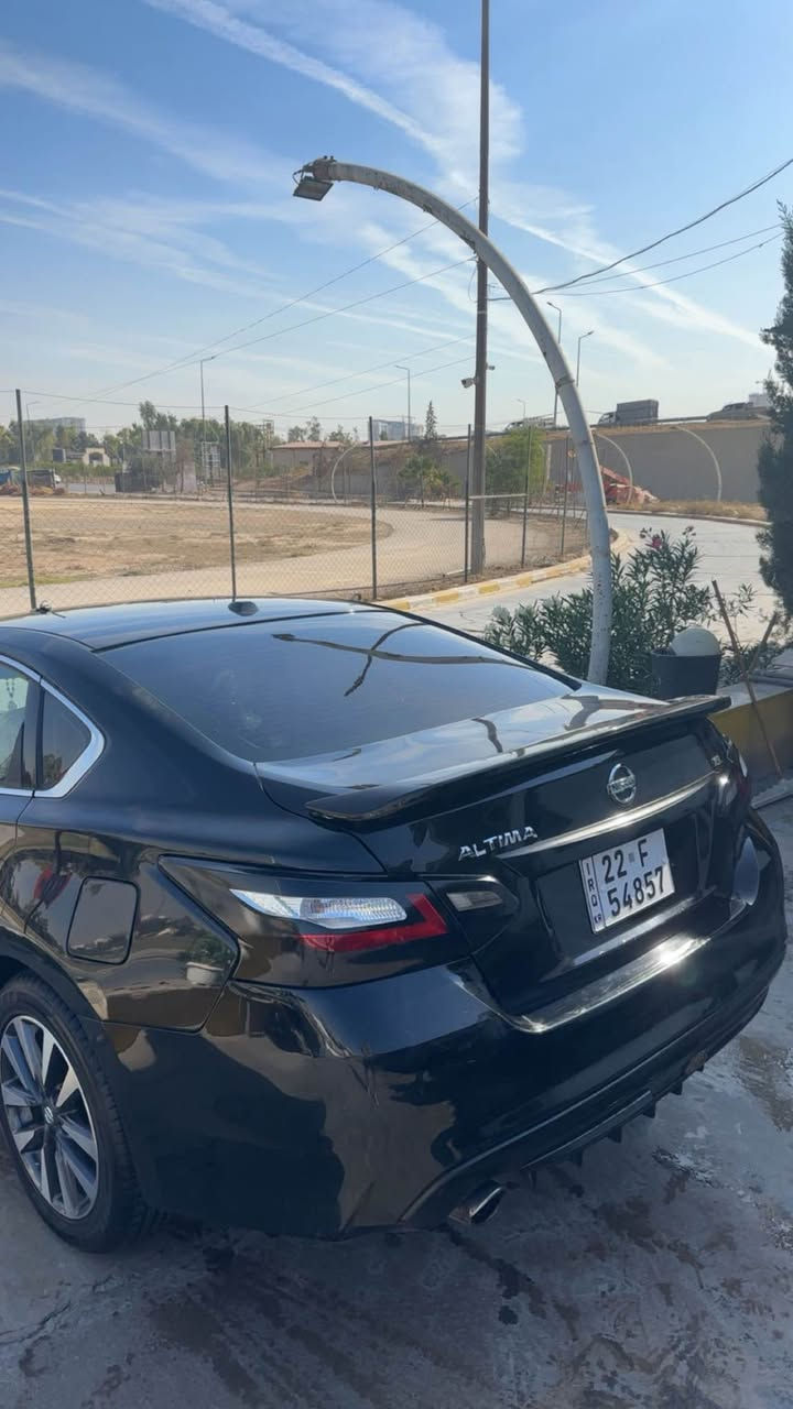 سلام عليكم التيما 2017 SLفول مواصفات كشنات هيتر قطعتين تبريد رادار نقط عمياء ستيرن هيتر شاشه جبيره  سياره بيها قطعتين صبغ فقط جاملغ خلفي وصندوق بدون دواخل بدون ايرياك محرك كير بشرط سياره بأسمي شرط التحويل شنويه هزه جديد 
*********** أربيل, العراق
