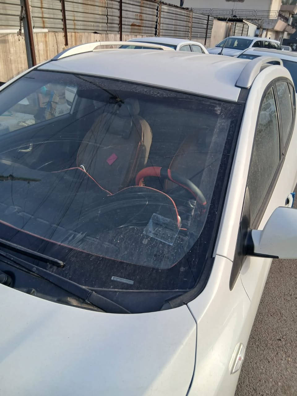 السلام عليكم للبيع توسان موديل 13  خليجي رقم انكليزي بغداد وياها بصمتين  سياره مكفوله ع وضع الشركه خير من الله مداور مباشر 146 وبيها مجال قليل مكاني بغداد *********** مكلف بالنشر
