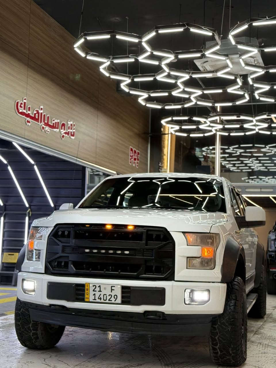 فورد f150 موديل 2017 
كير تعليك 10 نمر
فور ويل شاشه كامره 
بدي قصير باب طويل السياره رقم سليمانيه وبأسمي 
محرك 3500 تون تيربو ايكو بوست 
حادث جاملغ وبنيد 
المكان الغزاليه 
السعر 200  ورقه 
للاتصال ***********
واتساب ***********

