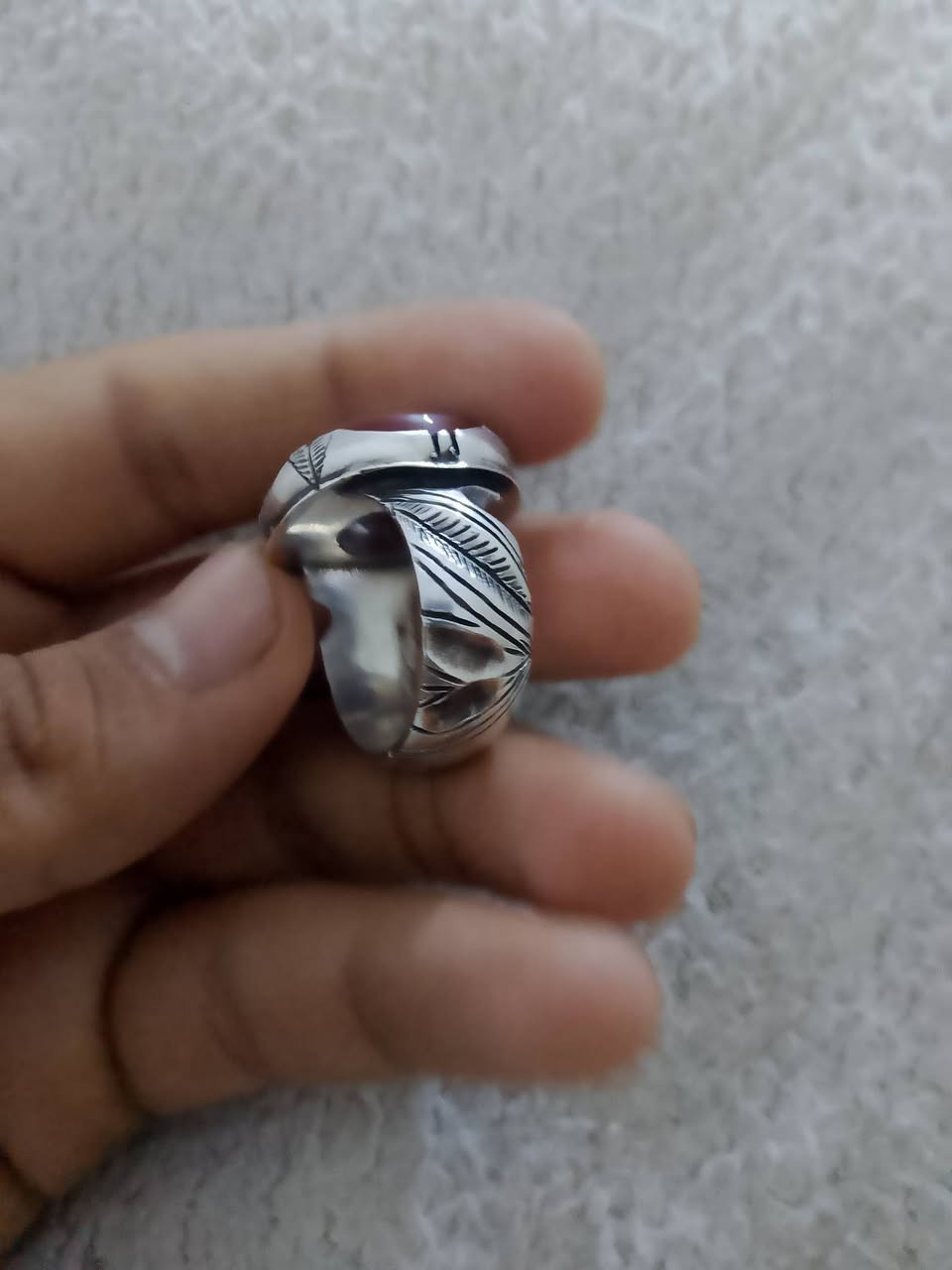 السلام عليكم خوان يمانية دائرية صياغة عنوز قياسها تقريبا29 خشنة ثكيلة محبس صياغة وحجر تخبل ضالمها تصوير سعرها 75قفل كلشش بدون مداهر راسلني  الخاص الشراي


**إذا كنت صاحب هذا الإعلان وتريد حذفه لأي سبب، رجاءا أرسل رسالة إلى الدعم الفني**