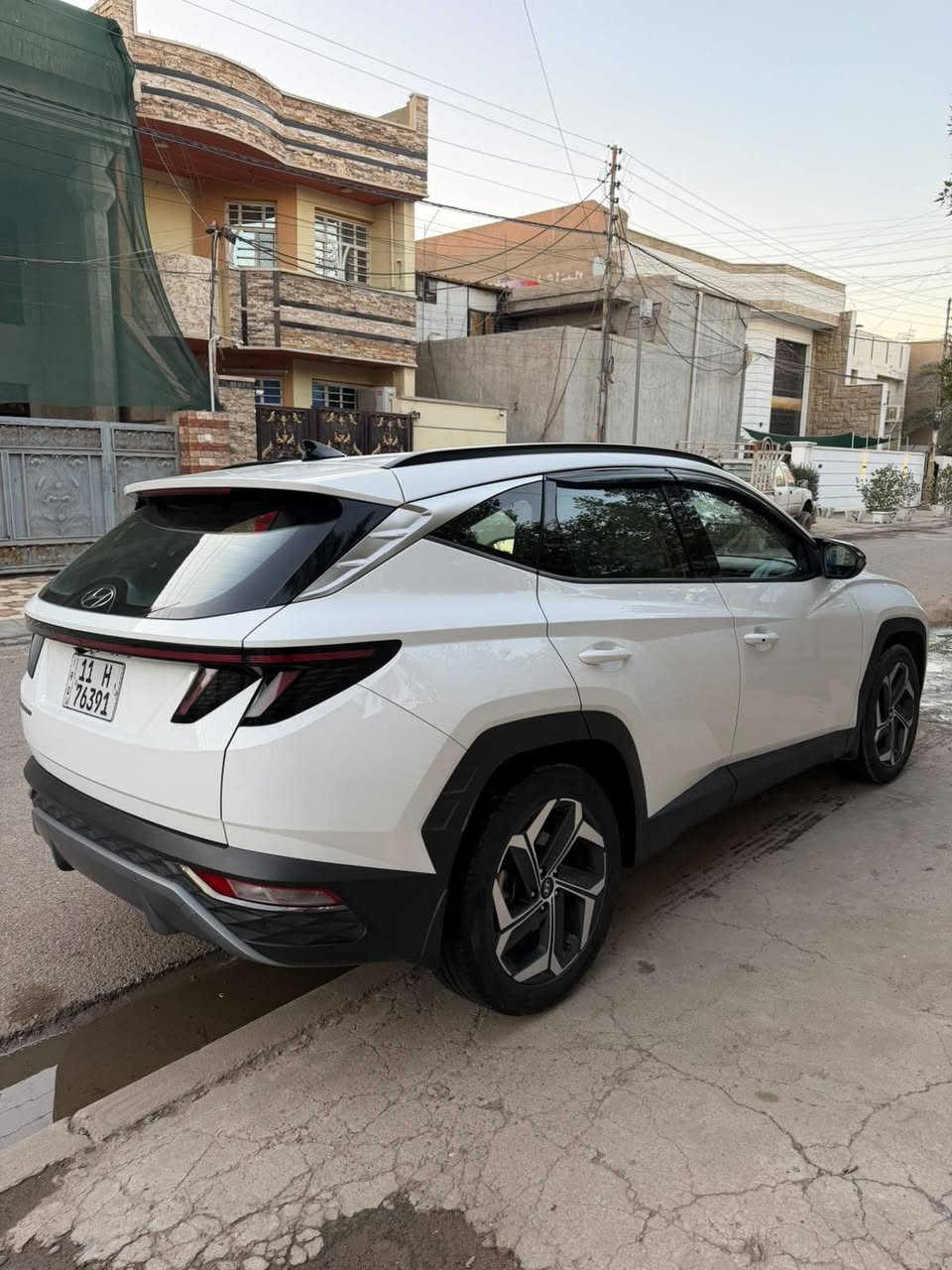 جديد عيسى كار لتجارة السيارات 🔥
هيونداي توسان 2022 | بحالة الوكالة 💎
​لكل اللي يدور على النظافة والمواصفات العالية،  الفخامة والاعتمادية الأولى بمواصفات ممتازة وجاهزة للاستخدام فوراً.
​📌 تفاصيل ومواصفات السيارة:
​الموديل: 2022 🔑
​المواصفات: خليجي أصل 🌍
​الممشى: 68,000 كم فقط (حقيقي) 🛣️
​الحالة العامة: مكفولة كفالة عامة ماعدا صبغ شيء بسيط بالكارت مكفولة من  الحوادث (سيارة جديدة بمعنى الكلمة) 🛡️
​الفئة: كاملة المواصفات (فول) ما عدا البانوراما ❌☀️
​✨ من مميزاتها:
​محرك قوي واقتصادي مع ميزة القيادة المريحة.
​تصميم عصري مع إضاءة LED نهارية مميزة.
​ويلات دبل () بشكل رياضي جذاب.
​داخلية نظيفة جداً وبحالة بلادها.
​📞 للاستفسار عن السعر، ومزيد من التفاصيل، يرجى مراسلة رسائل الصفحة مباشرة أو الاتصال بنا.
📞 ***********

​📍 العنوان: [..: بغداد - ...]
📱 رقم الهاتف: [***********]

​#عيسى_كار #سيارات_للبيع #هيونداي_توسان #توسان2022 #سيارات_خليجي #سوق_السيارات

