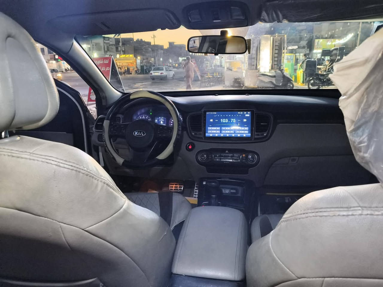 سورنتوا خليجي موديل ٢٠١٨ مكفوله من الصبغ والبارد والفتح والتبديل ماشيه ٩٦الف نضيفه حيل 
سياره بإسمي تحويل ثاني يوم سنويه ٢٨
كشنات جلد تحكم ستيرن اشاير ترحيب كاميرا كبيره ثلاث أنظمه قياده حساسات خلفية ومامي...بردات 
حداديه جديده السونر مرفق بالصور..السياره أحلى من الصور 
بيع مستعجل 
إتصال فقط 
***********
السعر 215
بيها مجال بسيط للشراي
