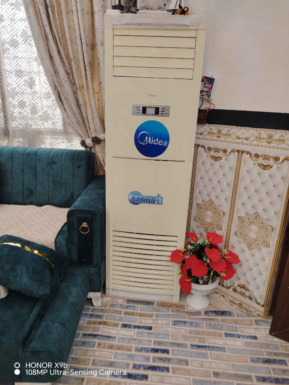 سبلت كنتوري ميديا  2طن يشتغل تدفئه تبريد شغله خير ***********)من الله كفاله عل الشغل ما داخل تصليح للأستفسار (
