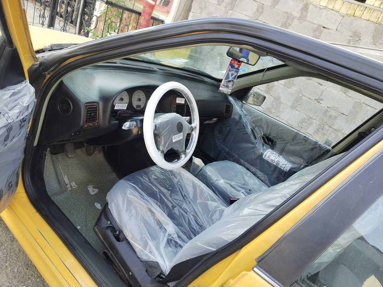 بيجو بارص 2010
مكفوله كفاله عامه من الضربه والصبغ والخياس
كير مكينه كفاله تبريد ثلج
تخم تاير
رقم بغداد انكليزي فقط تستلمه سنويه جديده 
مصفره من كلشي
دواخل شوفه عينك 
سياره خير من الله 
كهرباىيات كله شغاله
صدر كله جديد مبدله ع ايدي 
باور جديد 
مشط جديد 
كلهن مبدلهن ع ايدي
السعر 41 وبيه مجال كلش قليل 
***********
المكان المدائن
