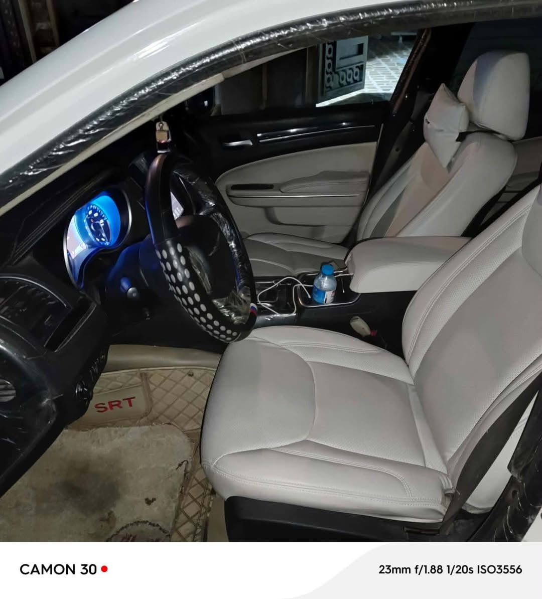 السلام عليكم اخوان اوباما 2016 سيارة نظيفة بدون حادث بس بيها ملاحظات بسيطة باب السايق مفتوح معير وراجع وطخة بسيطة يم قبق البانزين
للاستفسار هذا رقم صاحب السيارة

‭0770 170 2148‬
