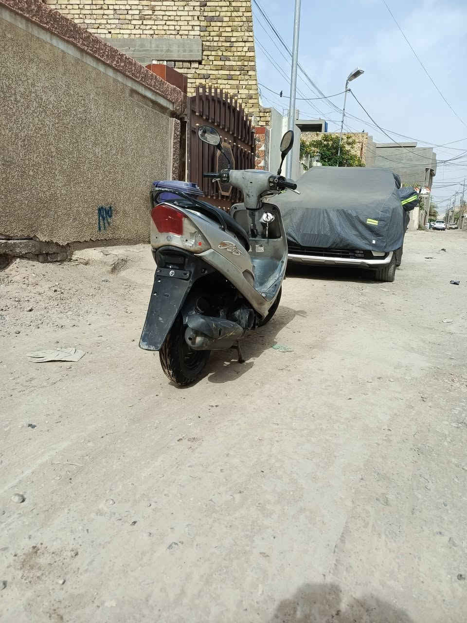 السلام عليكم 
ماكس منغولي ياباني للبيع (مكفوله كفاله عامه) كفرات كلها مختمه من الطول للطول  مكينه مامفتوحه حلوه وناعمه وشرط شلعه ومعدل لادخان ولاتنقيص ولانضوح كلشي ماكو كهربائيات كلها شغاله لايت بك لايت اشاير كلها كامله تايرات جدد بريكات الدراجه كله بلادي مابيه برغي تجاري كلها اصلي (السعر 375 مكاني حله نادر الاولى)  
الرقم ***********
