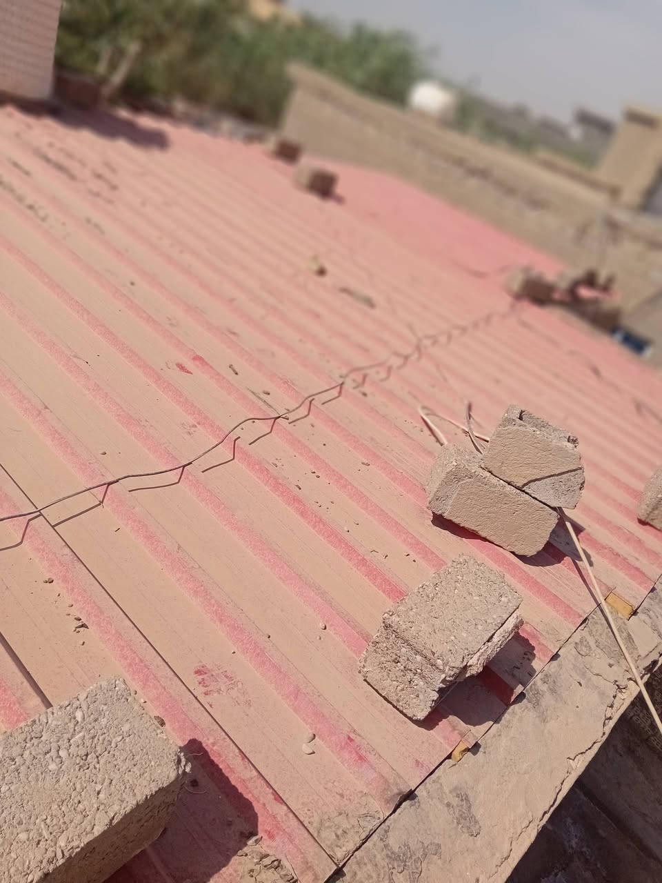 السلام عليكم سندويج مستعمل للبيع العنوان بغداد  تقاطع النهروان  للستفسار الرقم الهاتف  ***********
