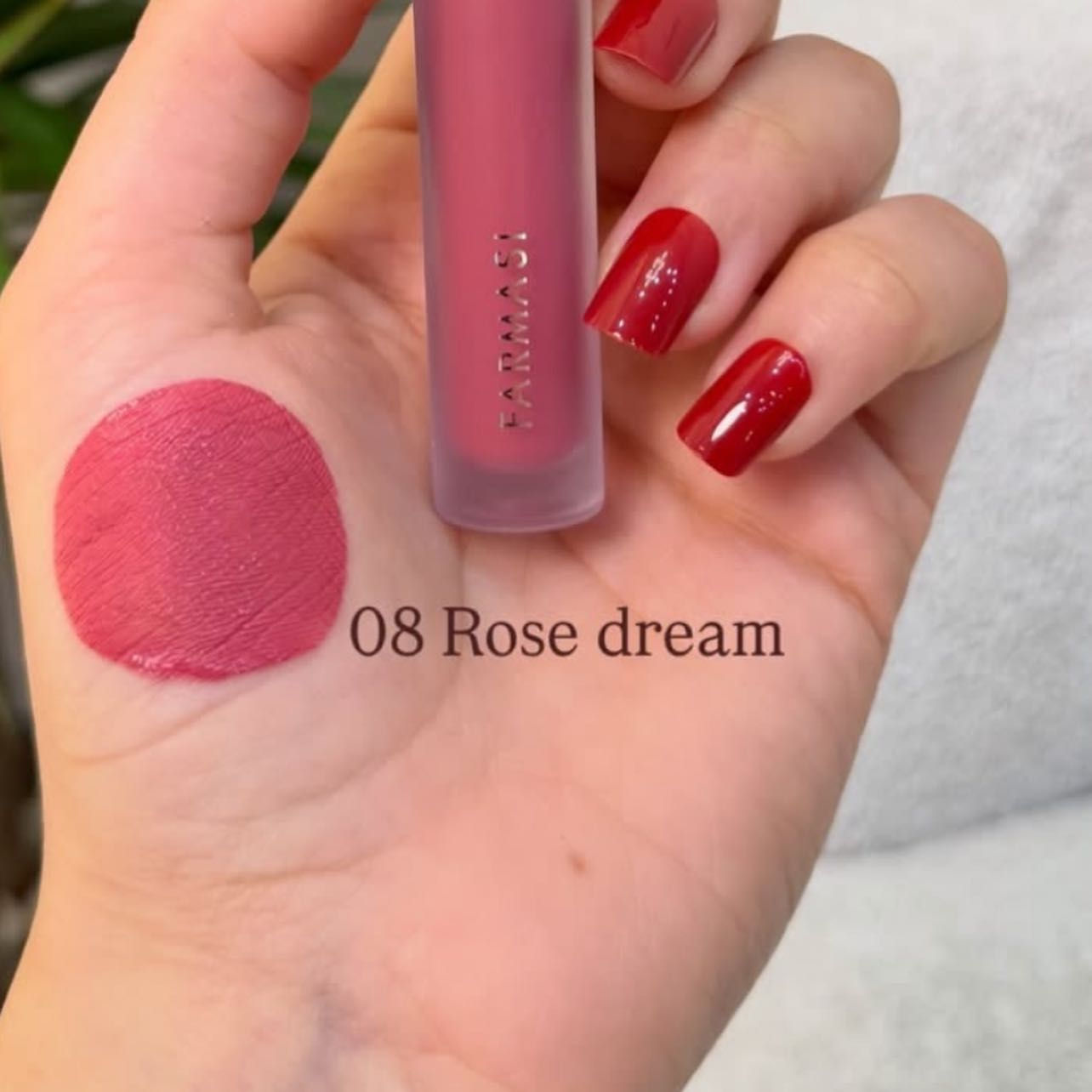 حمر فارمسي✨

قلم شفة سائل من فارمسي بتركيبة سائلة ✨

ثبات عالي تدوم طويلاً دون الحاجة لتجديدها ✨

تركيبة مات (Matte) لمسة نهائية غير لامعة ✨

خفيفة ومريحة لا تسبب ثقلاً أو تشققاً للشفاه ✨

السعر : 6،000

____…


**إذا كنت صاحب هذا الإعلان وتريد حذفه لأي سبب، رجاءا أرسل رسالة إلى الدعم الفني**