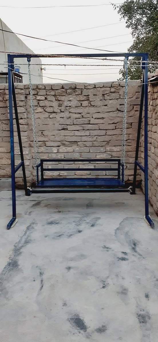 مرجوحة للبيع 
الحديد قوي كلش (2ملم) وتتحمل خمسة أشخاص كبار
المرجوحة كبيرة وعالية. تكدر تنقلها من مكان الى آخر من خلال فتحها وشدها. 
سعرها ٢٢٥ الف. 
العنوان:  سفوان /حي الحكيم الاولى
هاتف ***********
