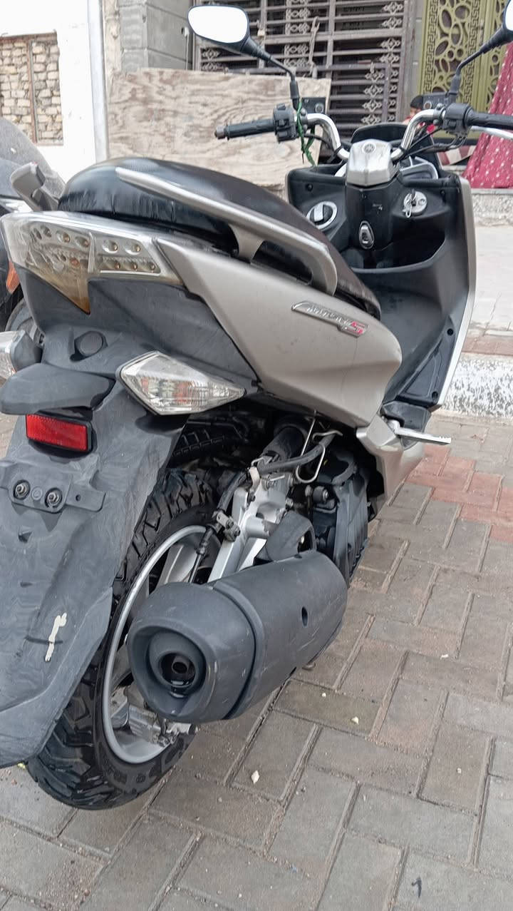 سلام عليكم 
دراجه ماجسته اس 2017
ماشيه 51 محرك كفاله برغي ممفتوح 
هاي صورها 
المكان بغداد مدينة الصدر 
الرقم ***********
