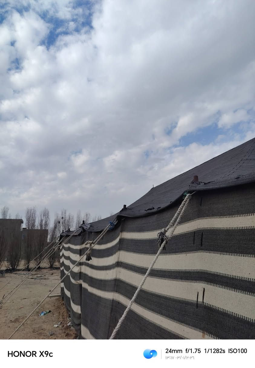 اسلام عليكم ورحمة للبيع خيمه شعر اصلي كويتيه  جديده كلش كارتون استعمال قليل
 11 متر طول 6 متر عرض       
3 عمدان  المكان البصرة الزبير        السعر 1500
اشراي يتصل غير متواجد عل خاص
***********
