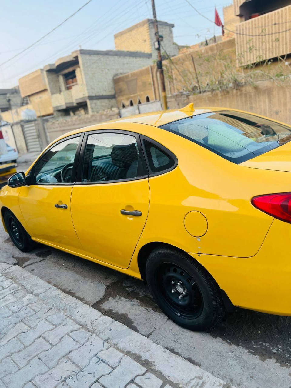 سلام عليكم للبيع الانترا
موديل 2010
سياره كندي
 نفس ما موضحه في الصور
سياره مصبوغه صفره
بيه ضربه بل دعاميه الخلفيه نفس ما موضحه
حادثه جاملغ أيسر 
 امبدل بيه لغد 
يرادله ترتيبات 
رقم بغداد مشروع وطني
تحكم مري 
تحكم استيرن 
محرك كير خير من الله 
سياره مال جناي
كهرباياته شغاله
حداديه خير من الله 
تخم تايرات 
سعر السياره/95 وبيه مجال 
مكان السياره/بغداد الكماليه 
الاتصال على الرقم/***********
