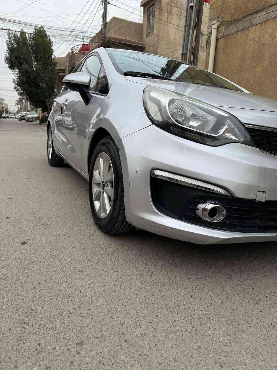للبيع ريو خليجي مديل ٢٠١٧
رقم بغداد ماشيه ٨٠ 
سياره مال بيت جاهزه من كل النواحي 
مكفوله ماعدى رصعه باب خلف عكس السايق تبريد خير من الله 
مكينه ١٦٠٠ قطرتين 
موصفات عاديه 
السعر ٩٨ وبيه مجال اي استفسار 
*********** مكان بغداد البياع

